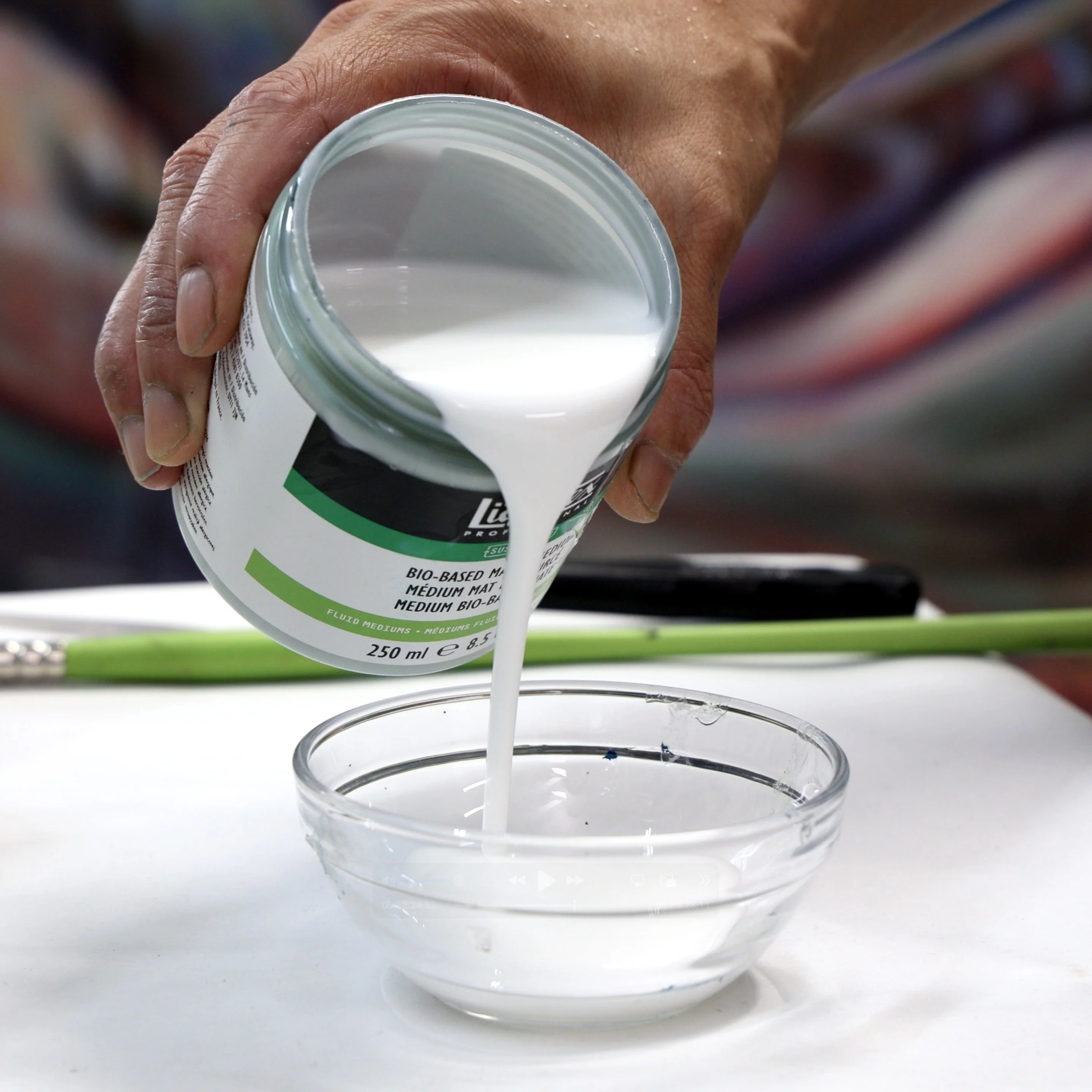 Bio-Based Acrylic Medium - Gloss Medium - Image 5